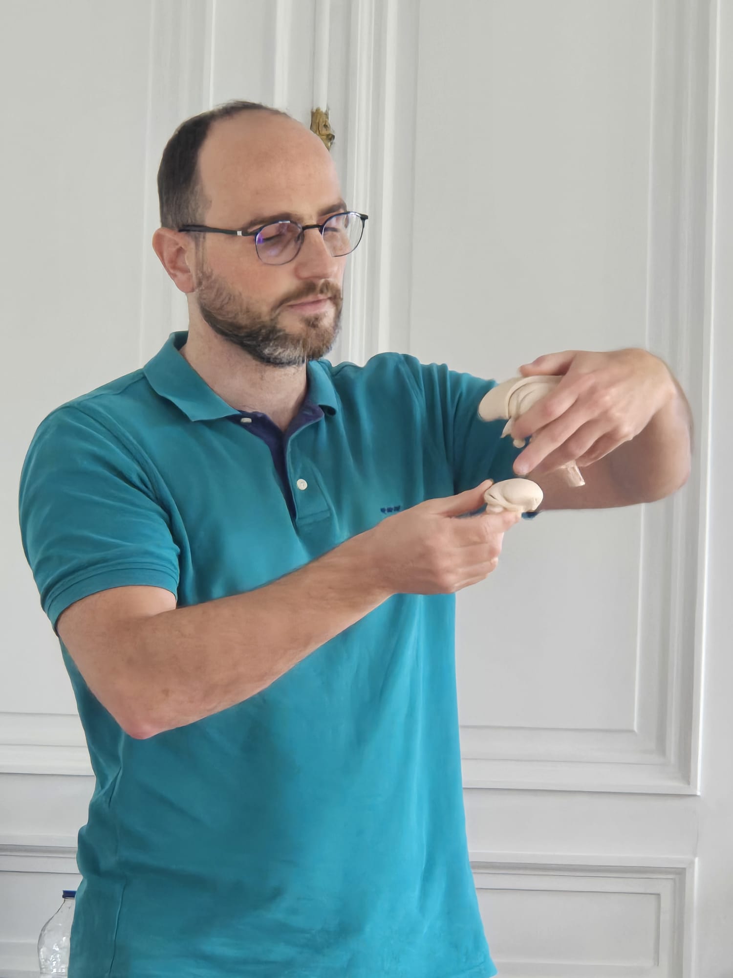Exercice neurofonctionnel appliqué aux réflexes archaïques